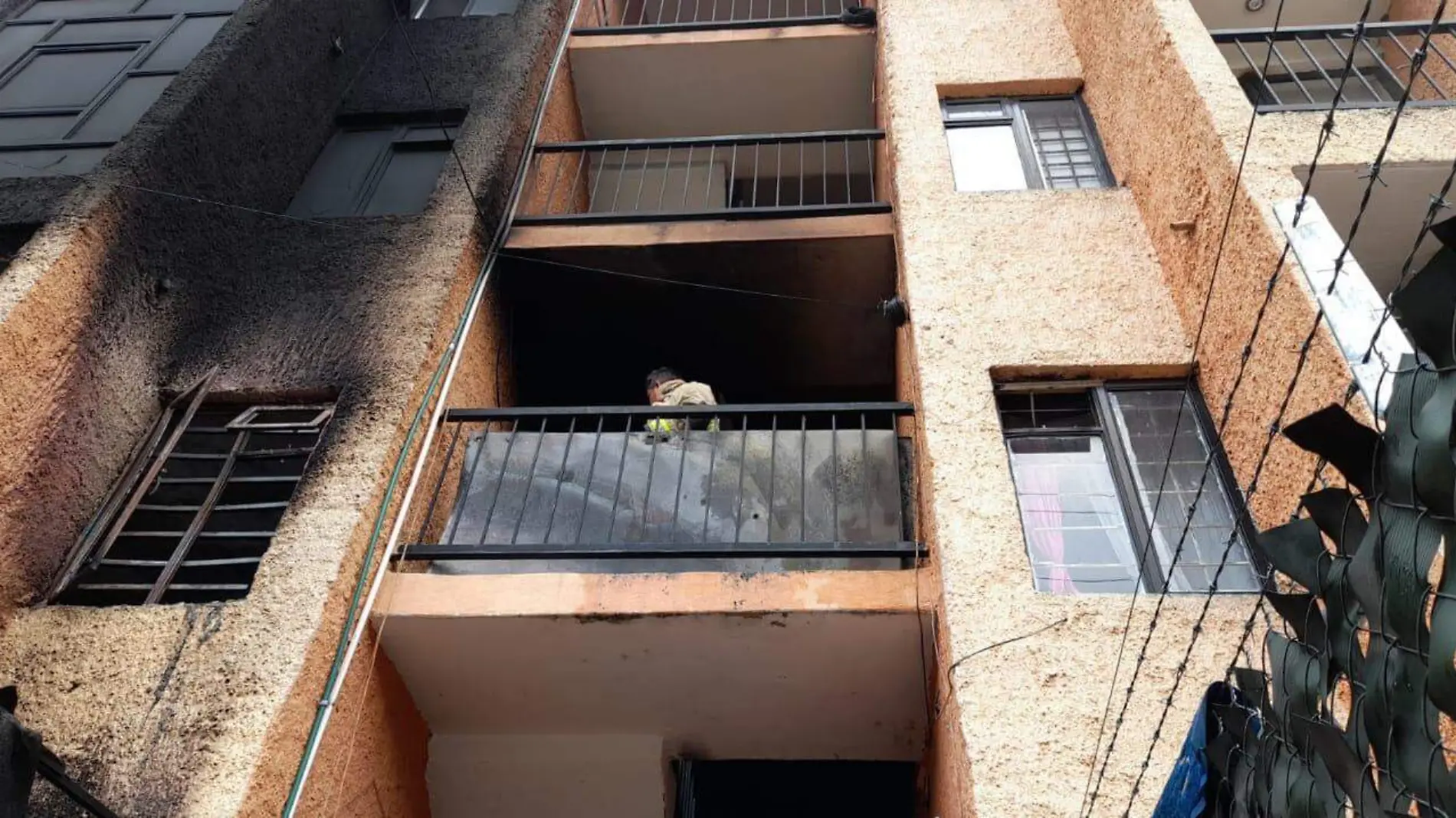 Incendio departamento avenida López Mateos y las Fuentes